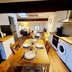 アパート Chaleureux Au Pied De La Cite Avec Parking