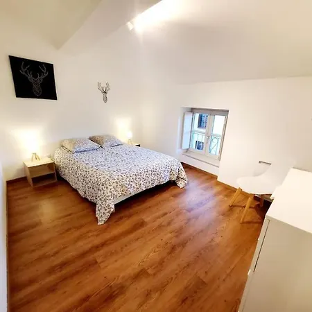 Chaleureux Au Pied De La Cite Avec Parking Apartament *
