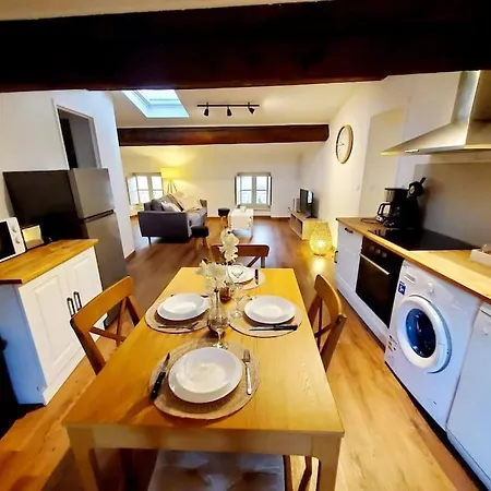 Apartament Chaleureux Au Pied De La Cite Avec Parking