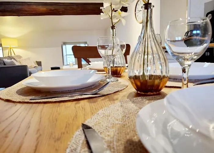 Chaleureux Au Pied De La Cite Avec Parking Apartment *