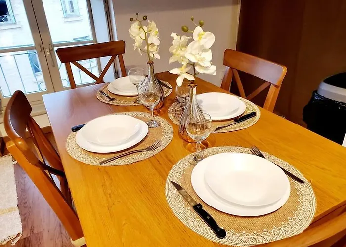 Chaleureux Au Pied De La Cite Avec Parking