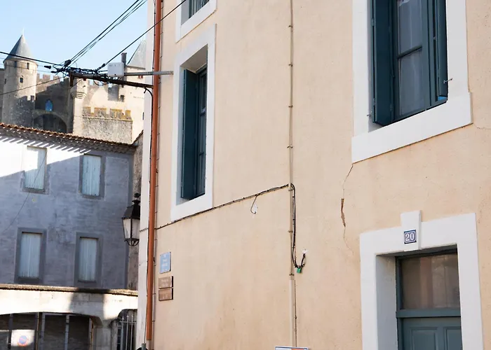 Apartment Chaleureux Au Pied De La Cite Avec Parking *